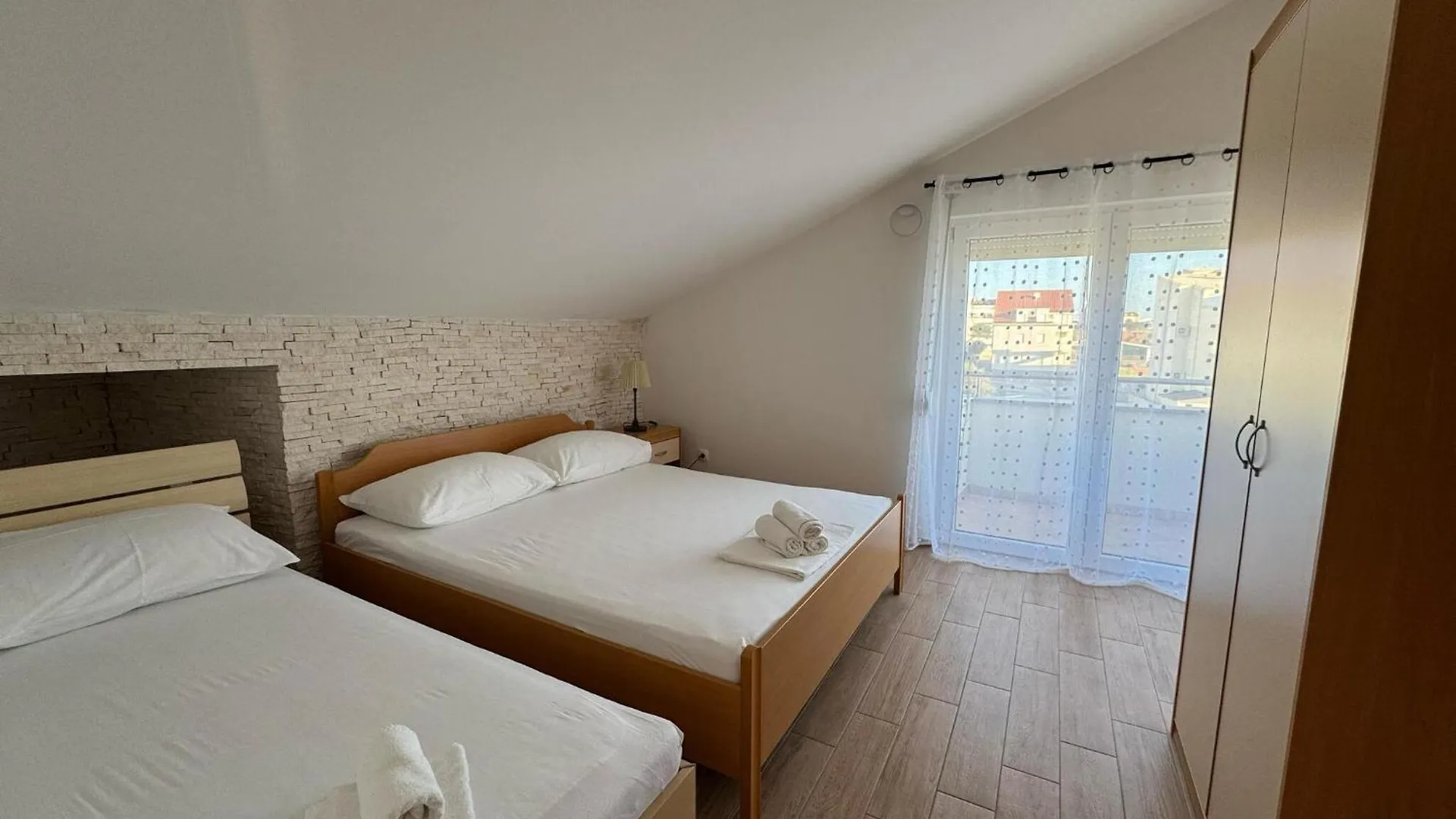 Apartments Franko Povljana 0*,  Croatia