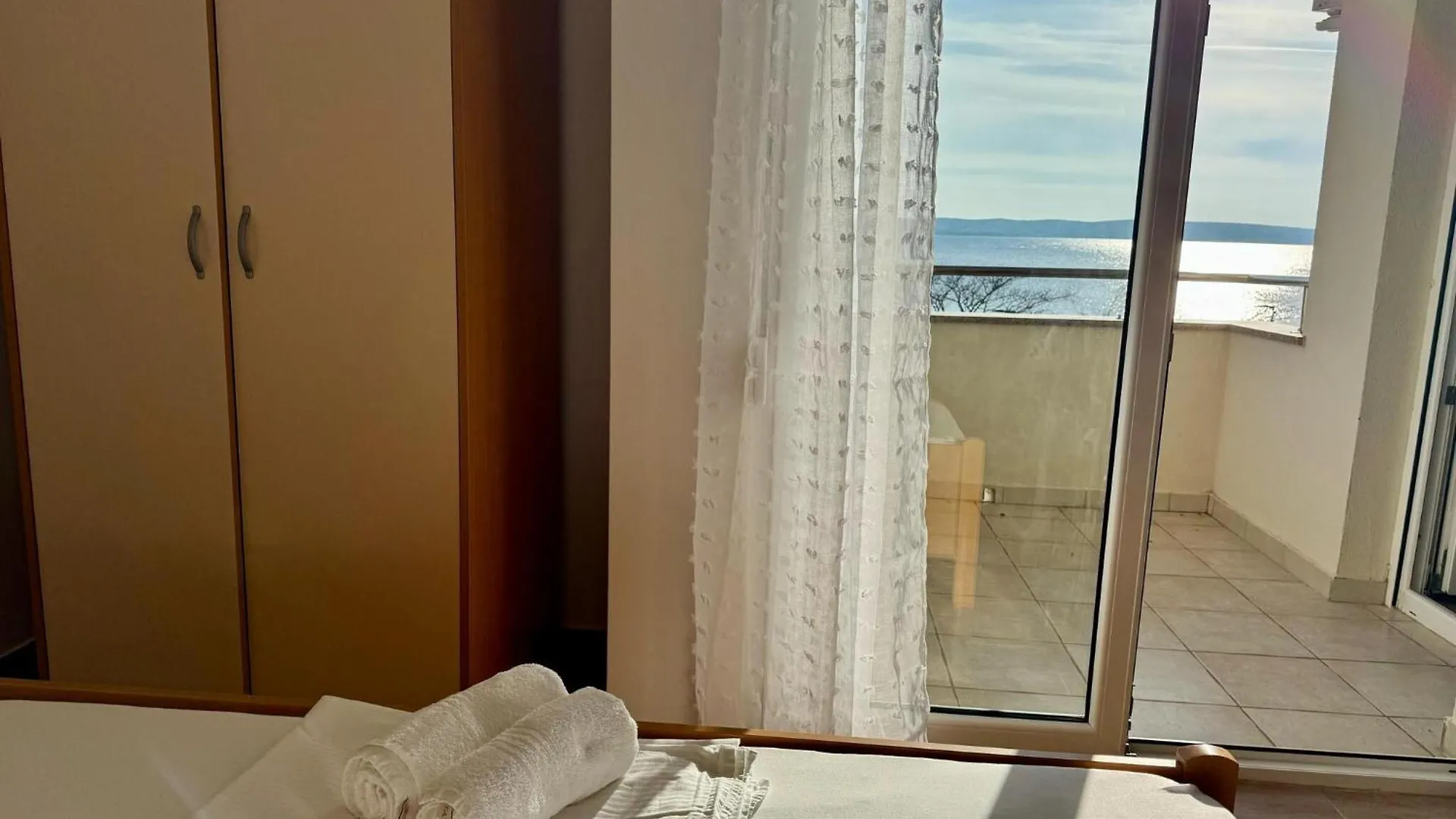 Apartments Franko Povljana