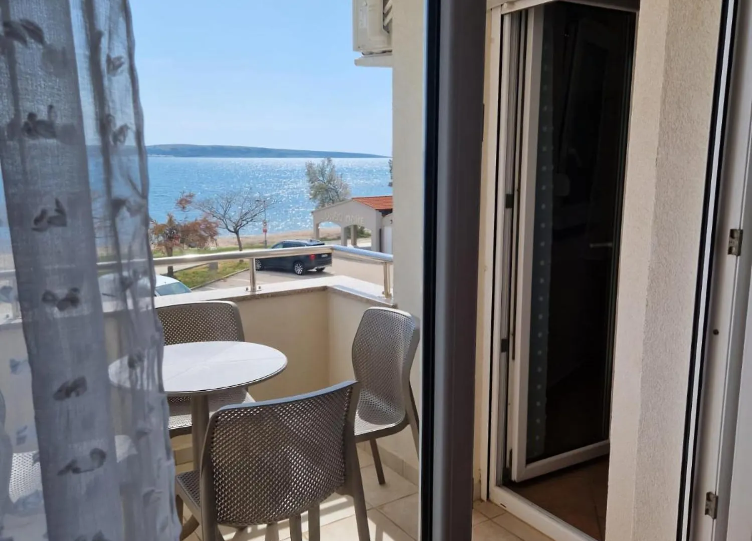 Apartments Franko Povljana